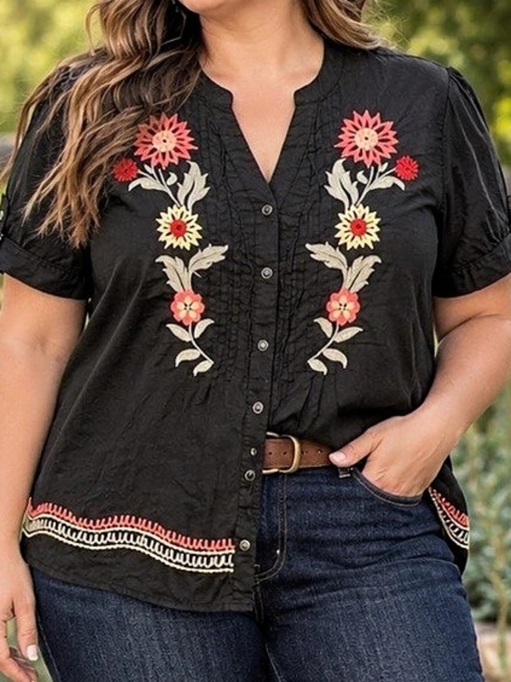 ROPER- Black Embroidered Blouse Size Large